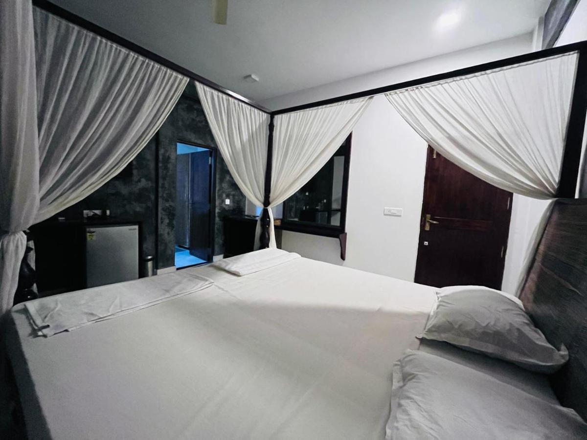Naga Cottages Morjim Bagian luar foto