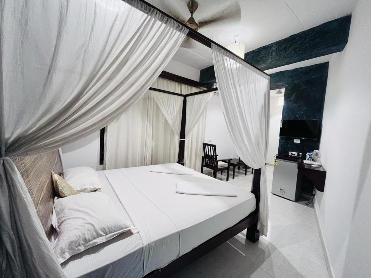 Naga Cottages Morjim Bagian luar foto