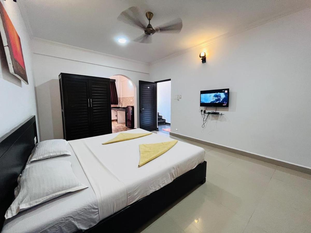 Naga Cottages Morjim Bagian luar foto
