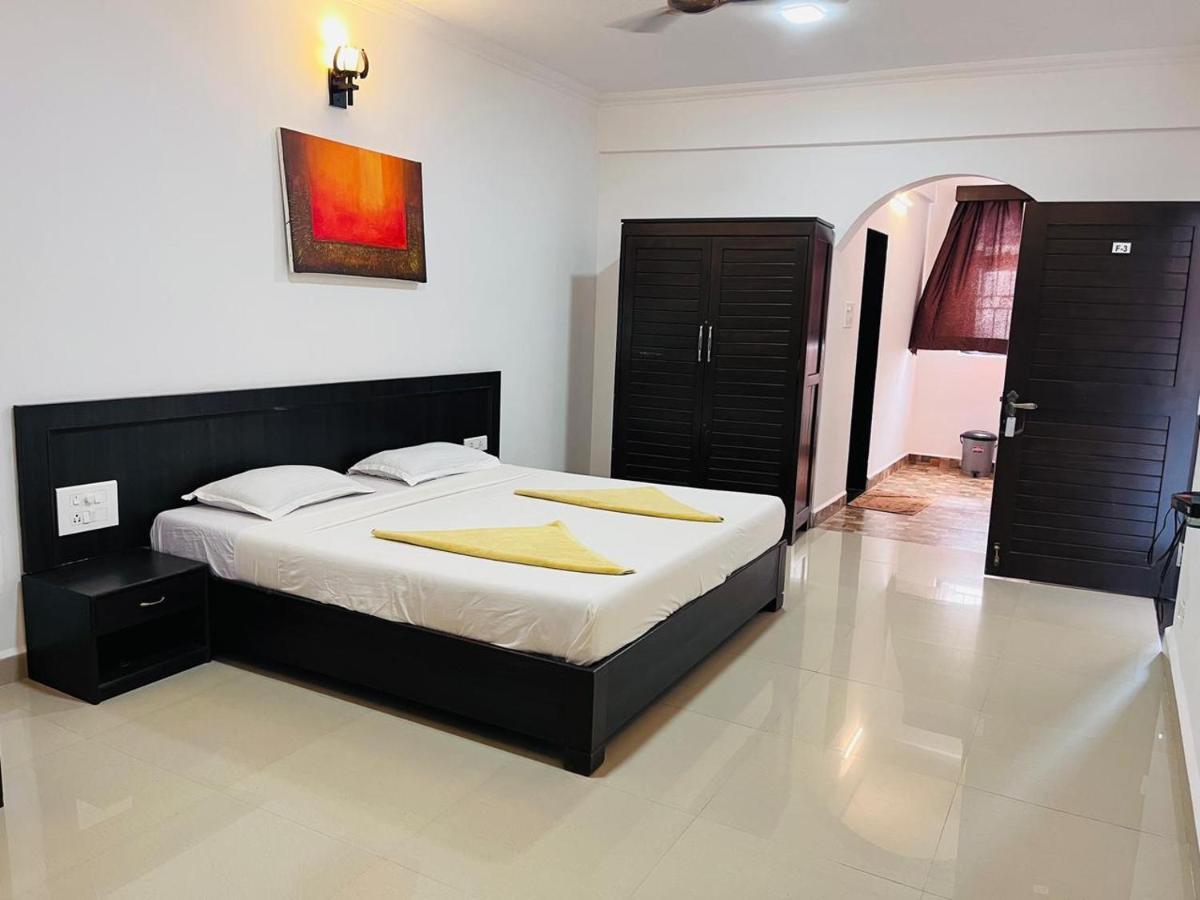 Naga Cottages Morjim Bagian luar foto