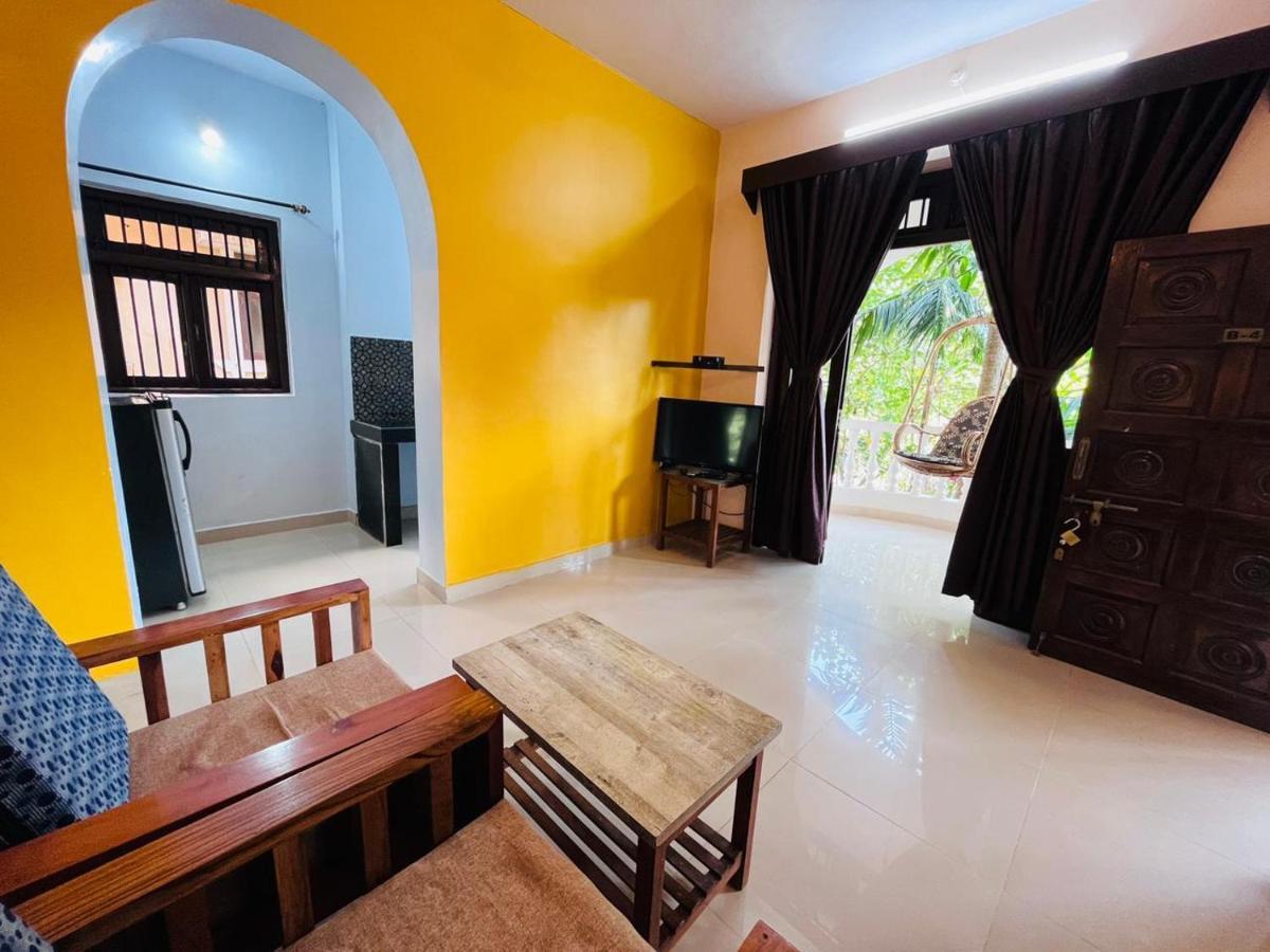 Naga Cottages Morjim Bagian luar foto