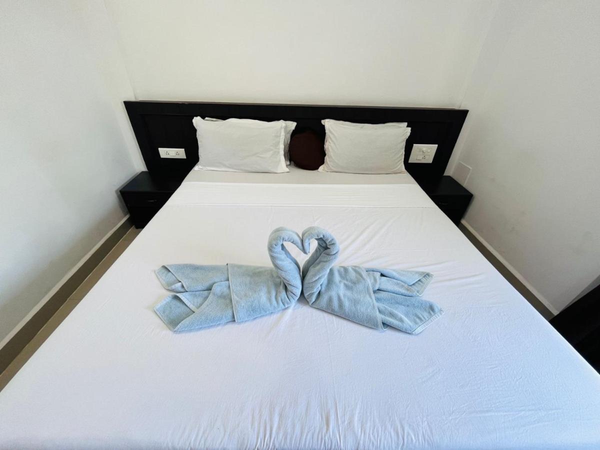 Naga Cottages Morjim Bagian luar foto