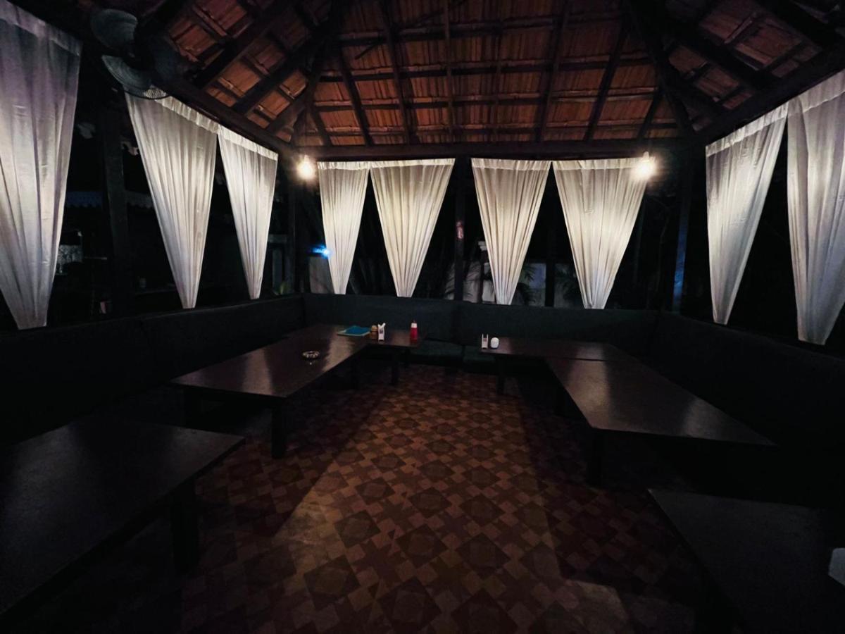 Naga Cottages Morjim Bagian luar foto