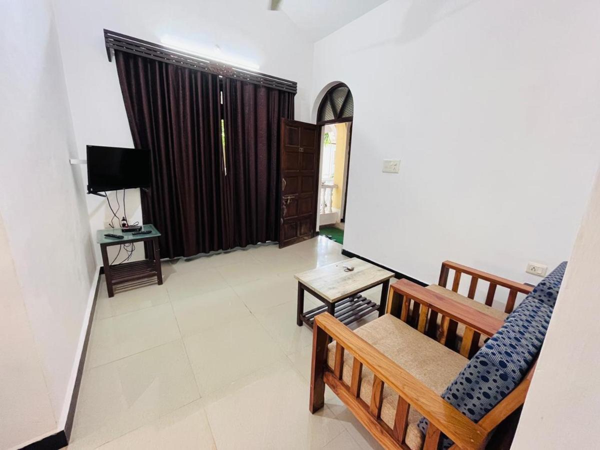 Naga Cottages Morjim Bagian luar foto