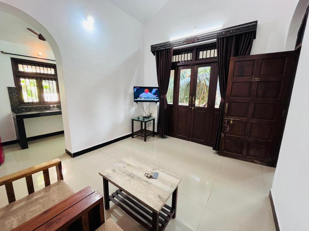 Naga Cottages Morjim Bagian luar foto