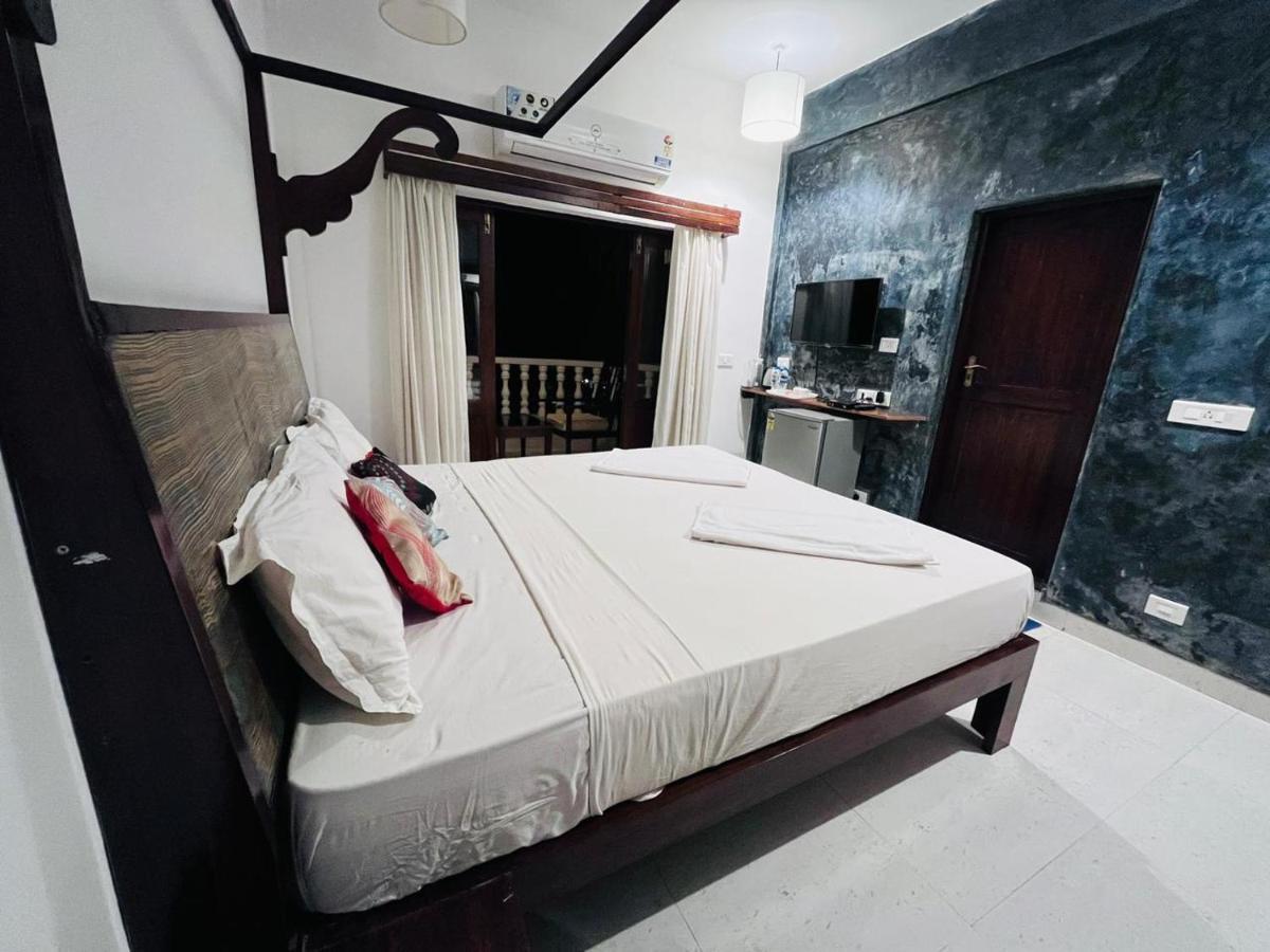 Naga Cottages Morjim Bagian luar foto