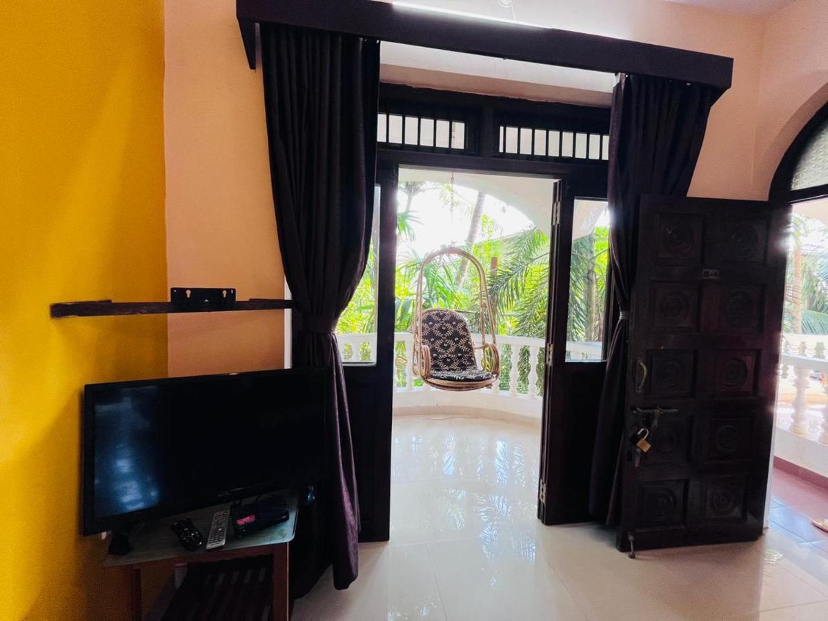 Naga Cottages Morjim Bagian luar foto