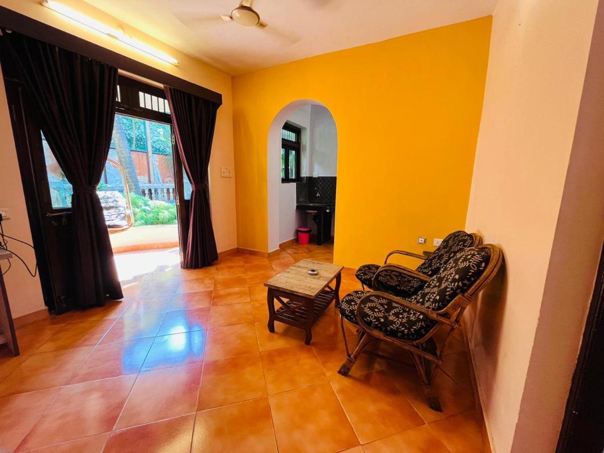 Naga Cottages Morjim Bagian luar foto