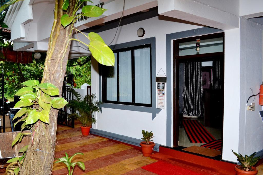 Naga Cottages Morjim Bagian luar foto