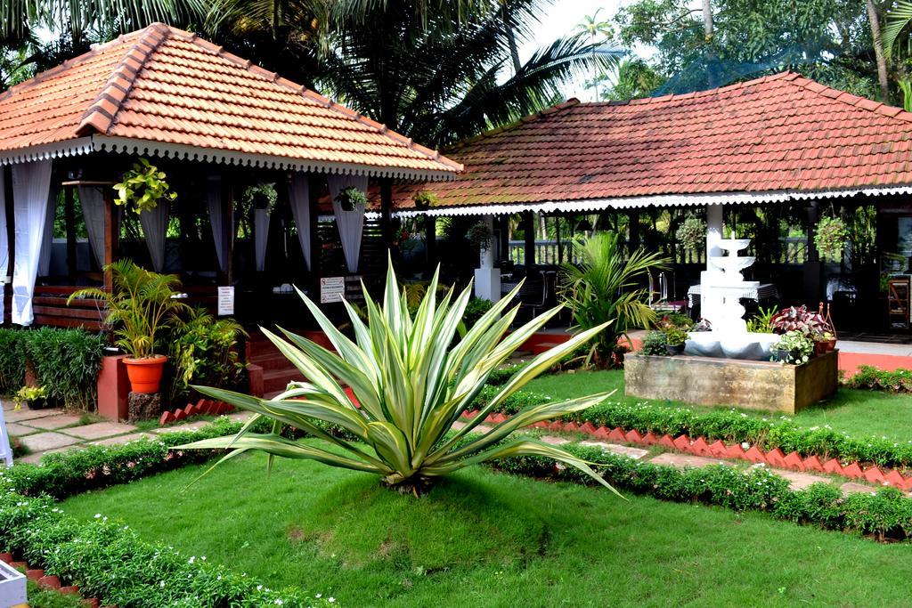 Naga Cottages Morjim Bagian luar foto